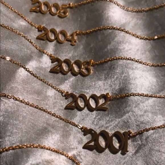 Winter Dunes Year Necklace - Picture 4 of 6